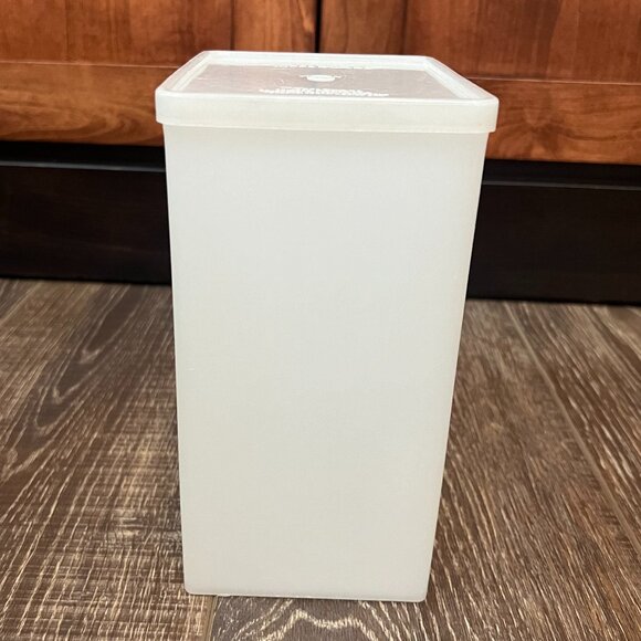 Vintage Tupperware Ice Cream Storage Container - Picture 2 of 10
